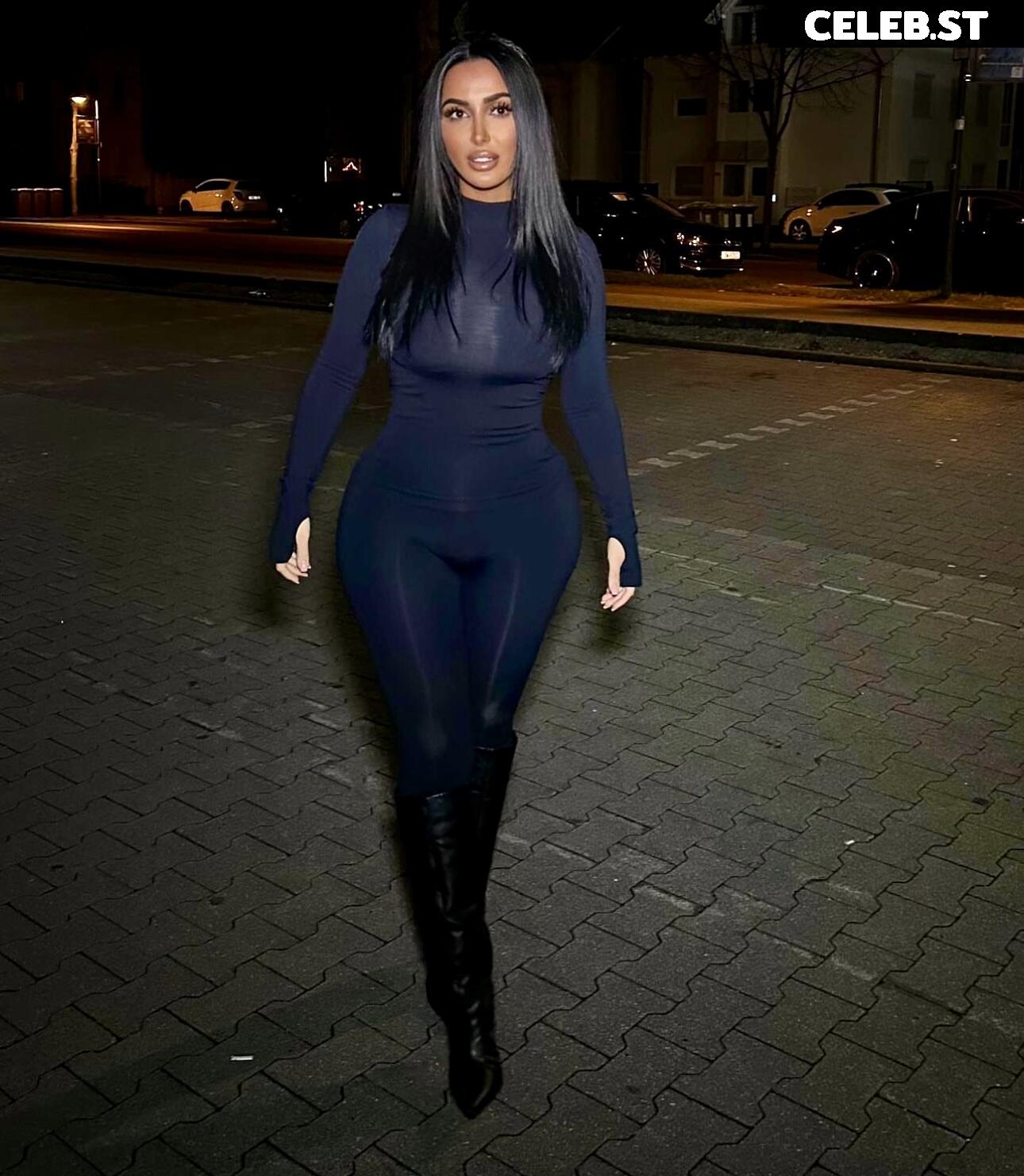 Nahrinblack Image 560196