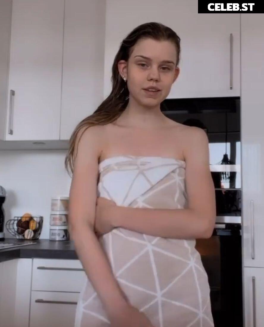 Lea Peach Image 574223