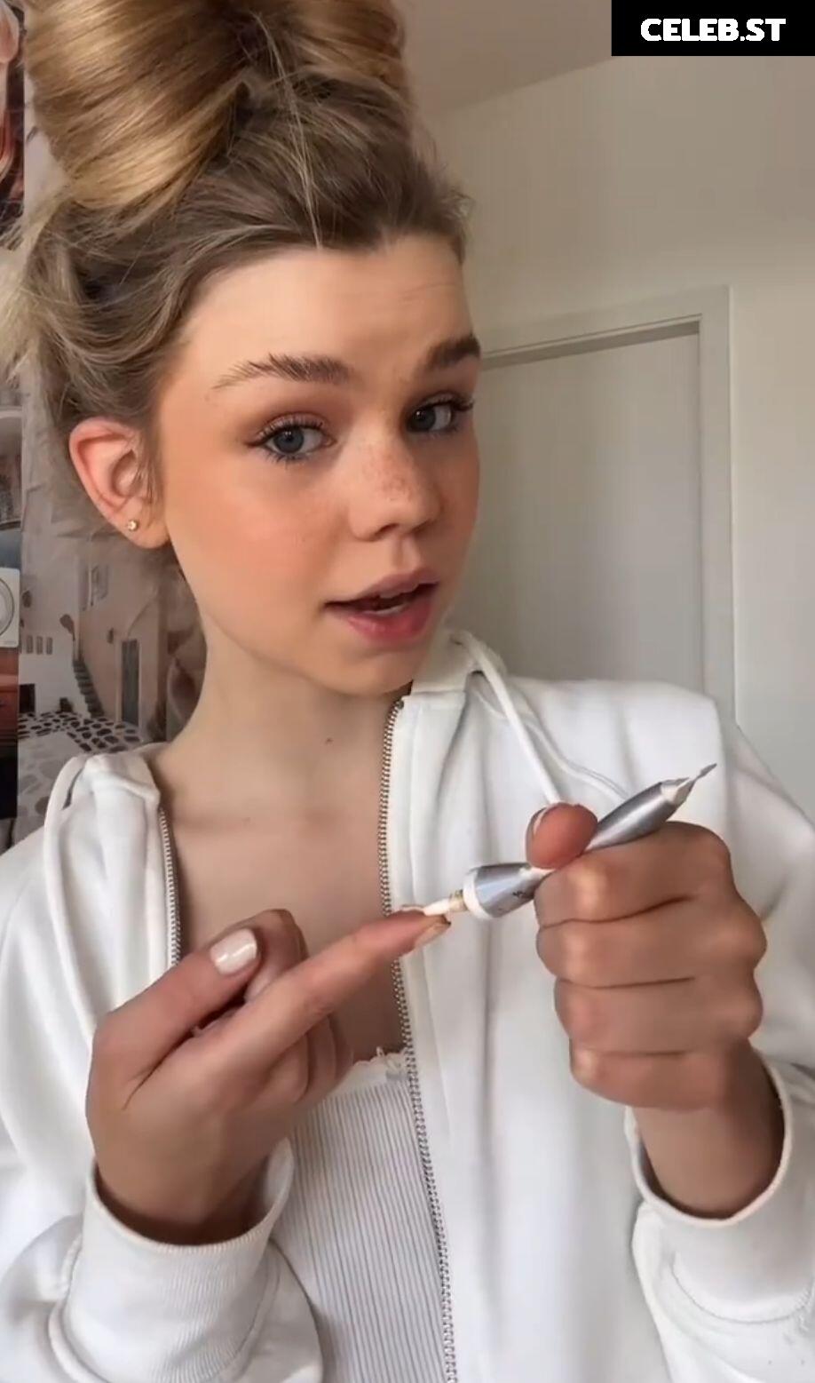 Lea Peach Image 574352