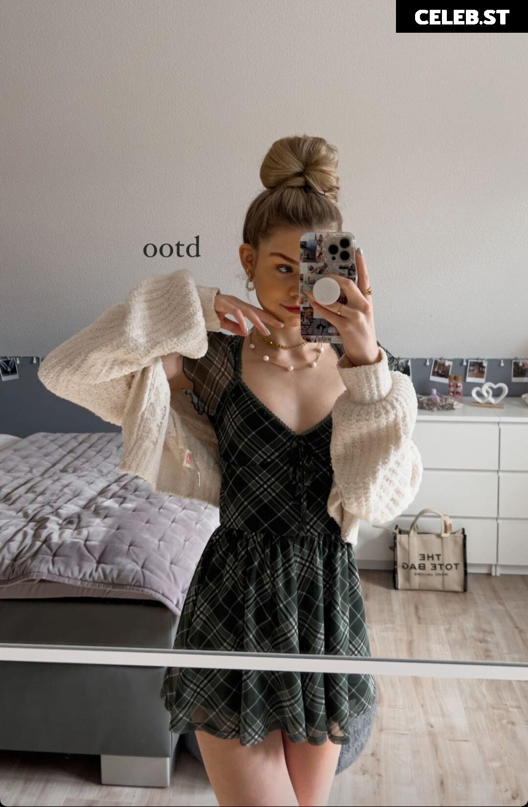 Lea Peach Image 572881