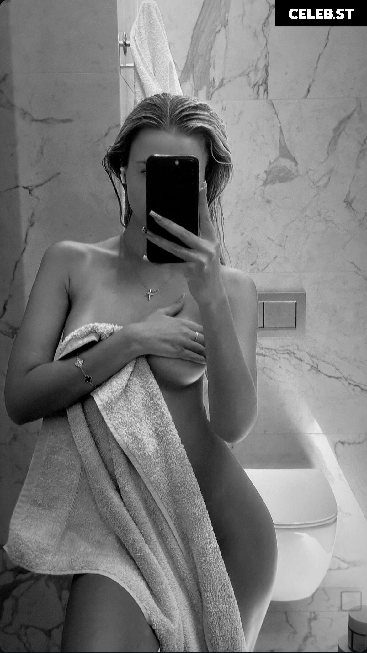 Polina Malinovskaya Image 571846