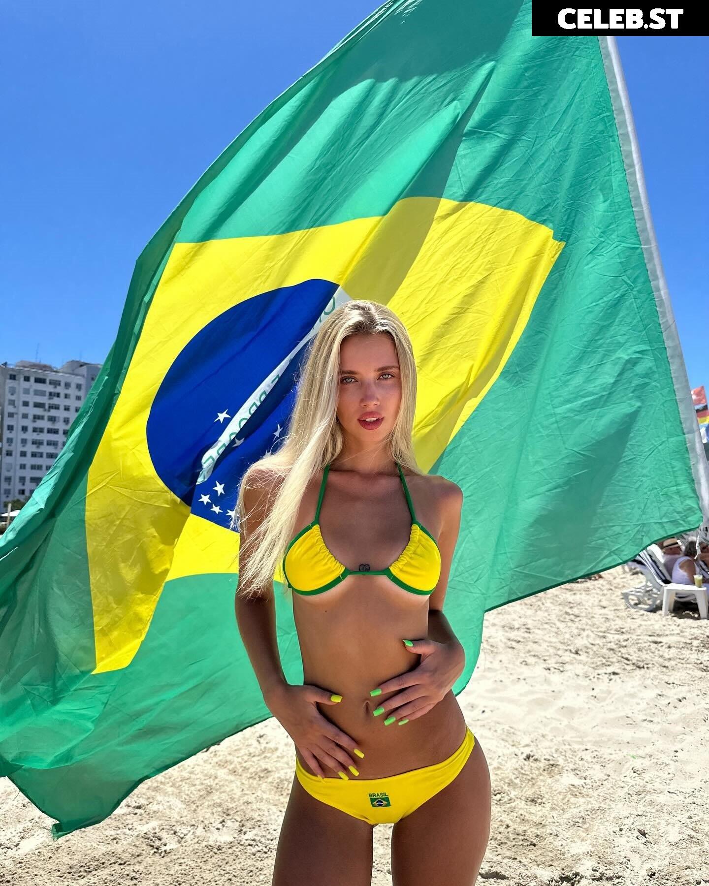 Polina Malinovskaya Image 570731