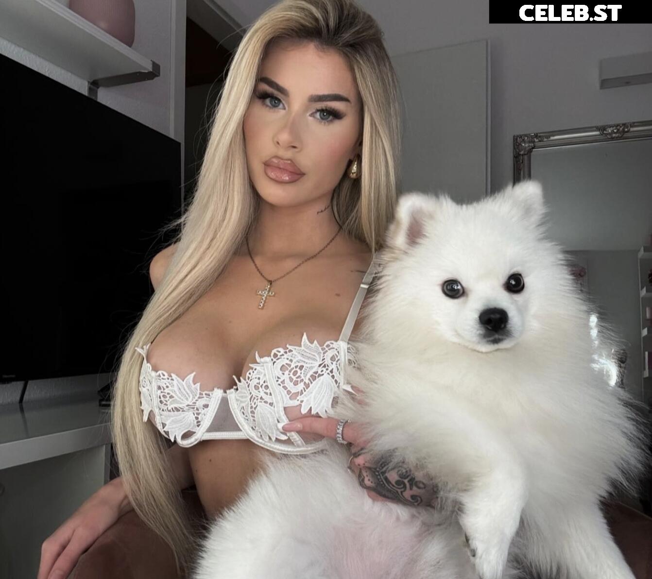 Princess Léonie Alwine Image 570232