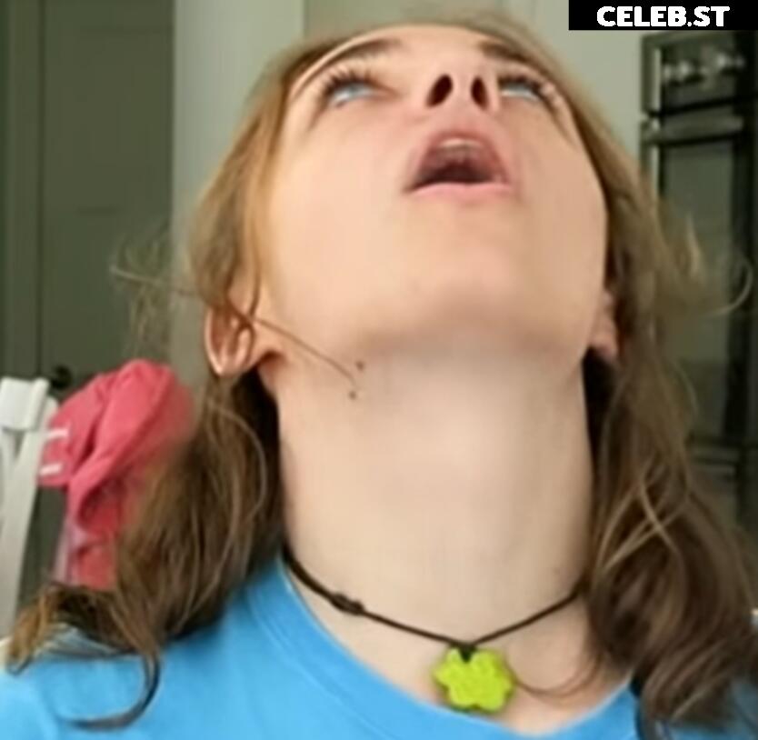 Lia Reacts / Lia_Fiore Image 5091838