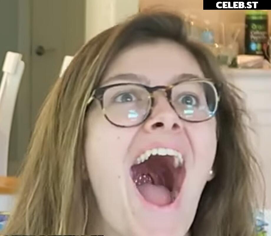 Lia Reacts / Lia_Fiore Image 5091519