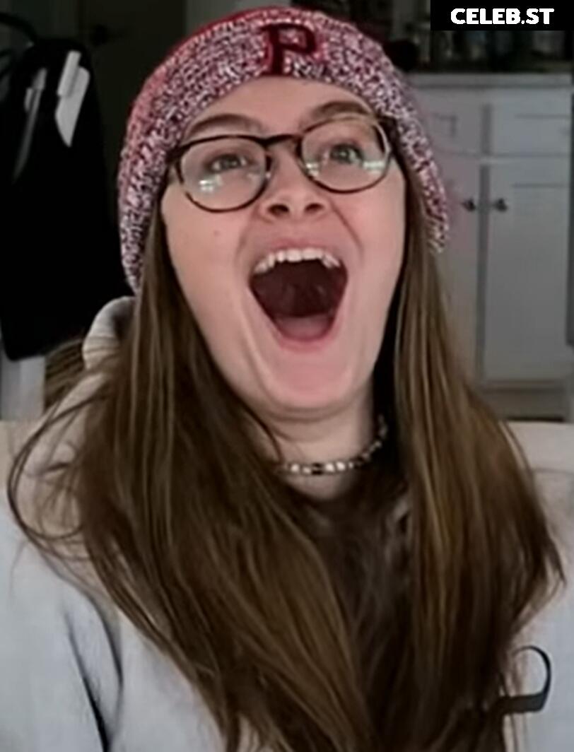 Lia Reacts / Lia_Fiore Image 5091447