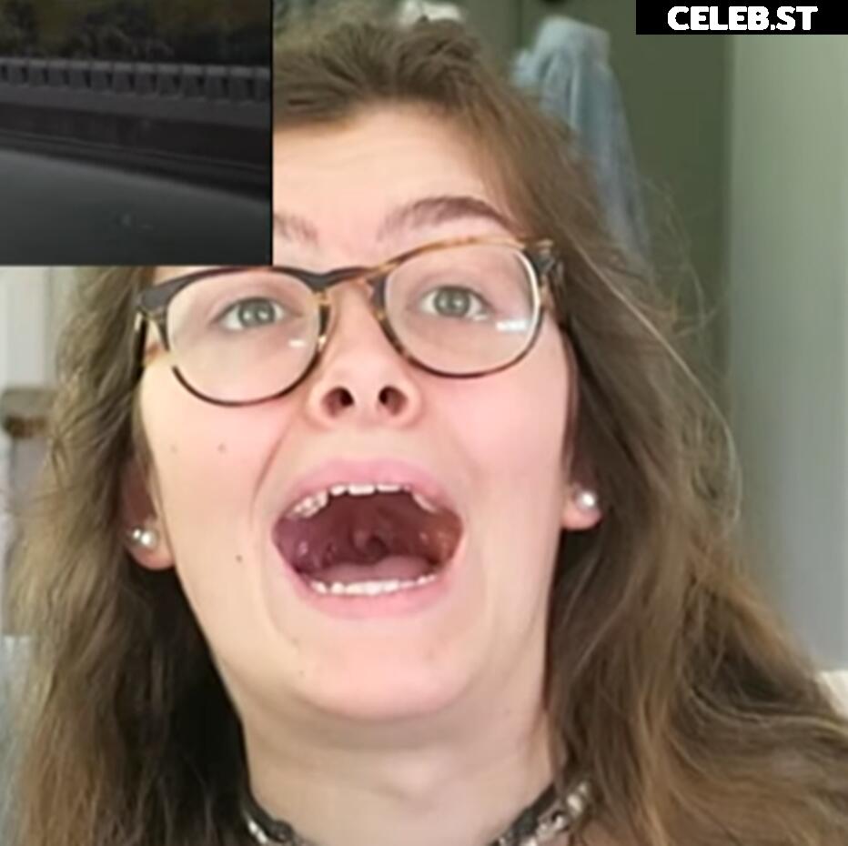 Lia Reacts / Lia_Fiore Image 5091707