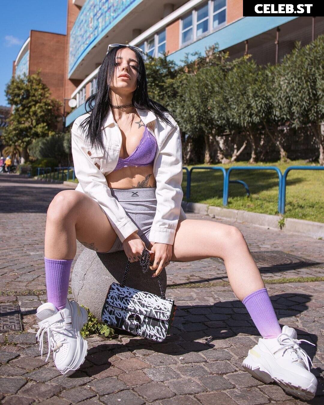 ImViolet - Ladyviolet - Concetta Viola Image 5090160