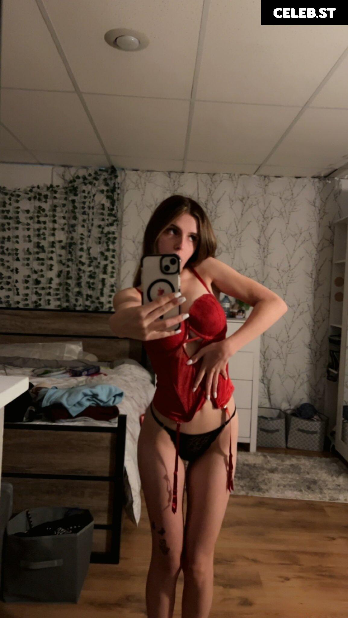 Hailey Phillips / haileychechik / haileyphilllips / maybeehailey / Image 5087336