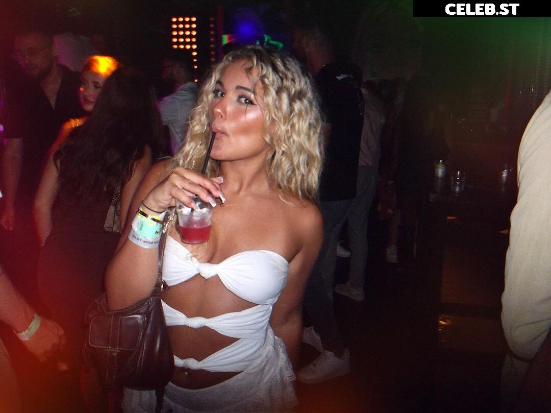 Daisy dutton / daisy._dutton Image 5087264