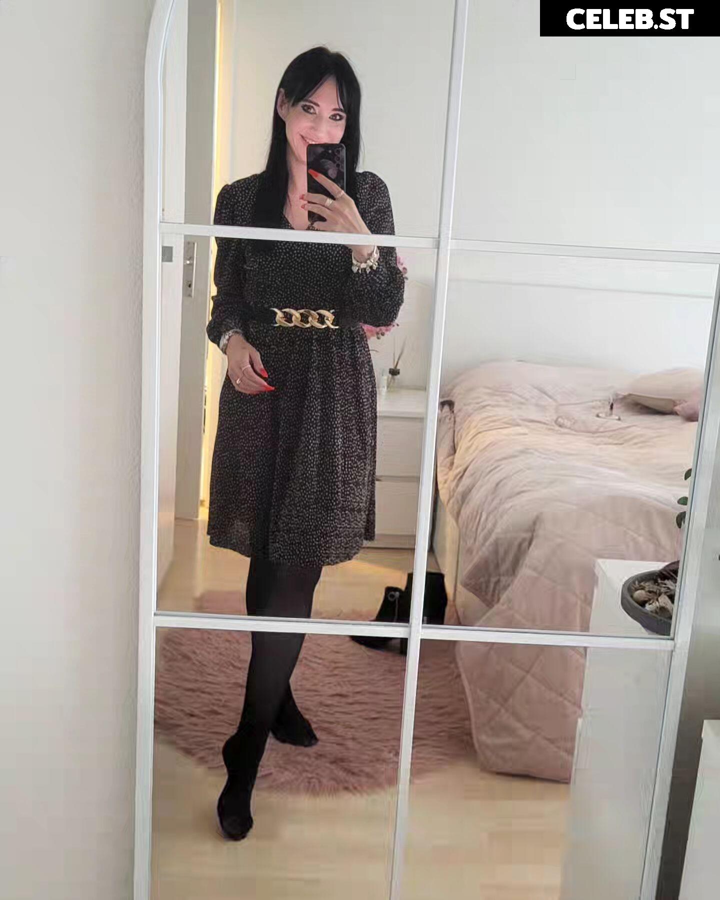 19th_nylon_lady82 Image 5075562