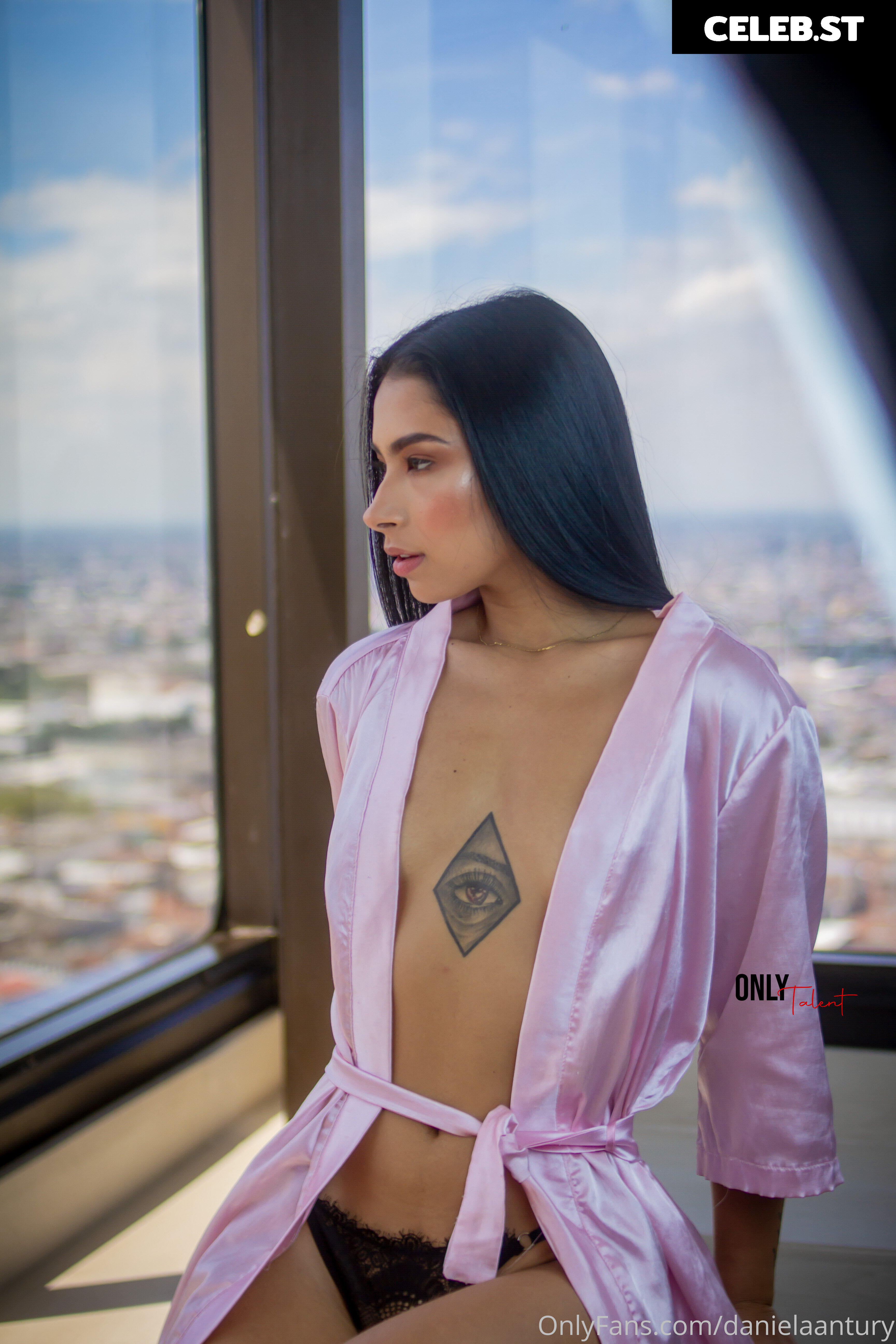 Daniela Antury | Danielaantury Image 5057979