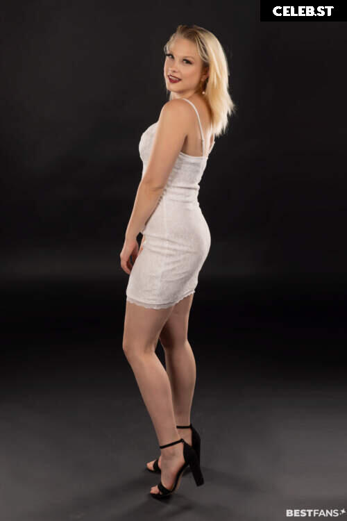 Reiina_Official Image 503868