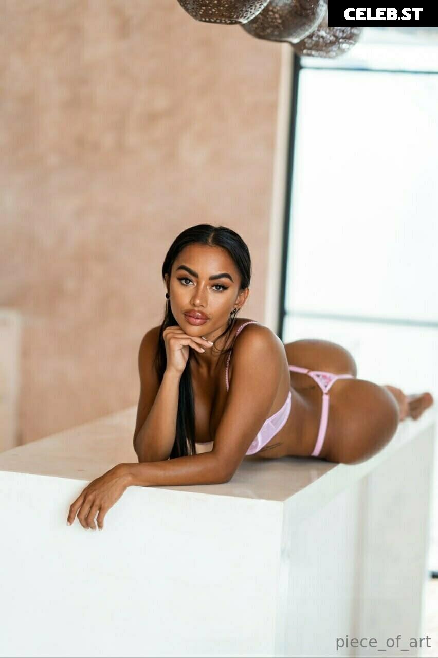 Carla Piece of Art Image 4197282