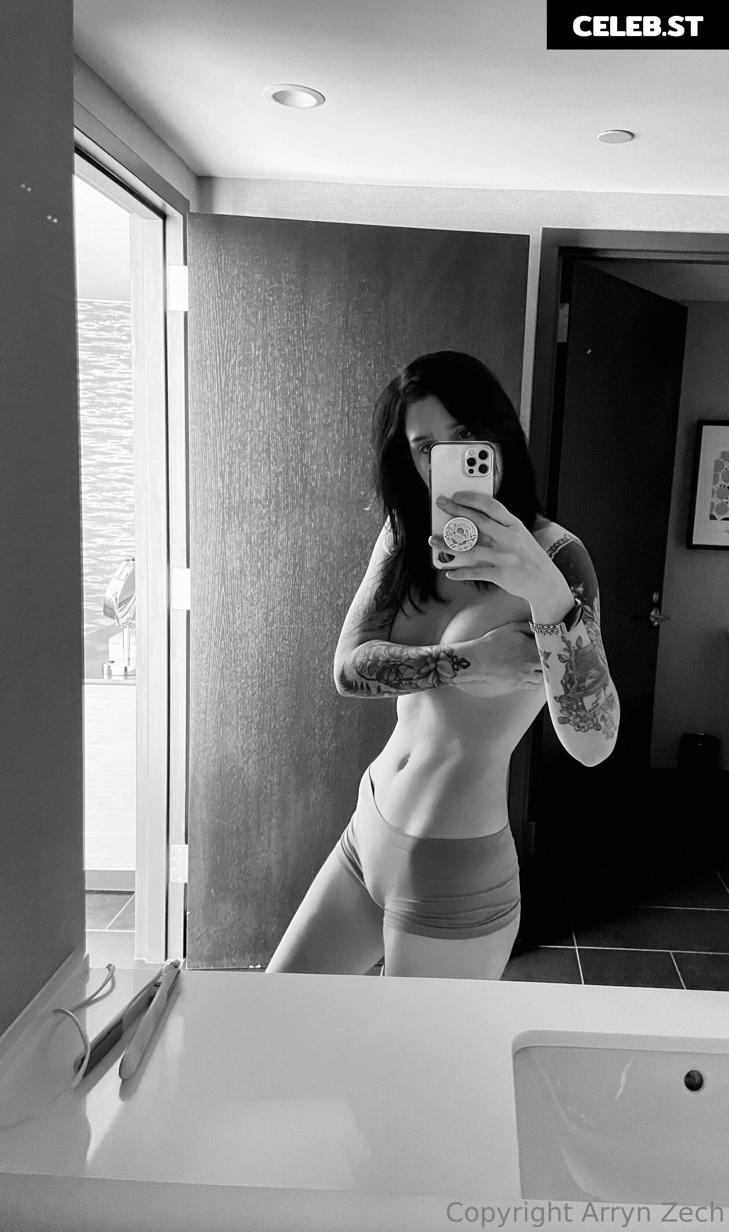 Arryn Zech Image 4161623