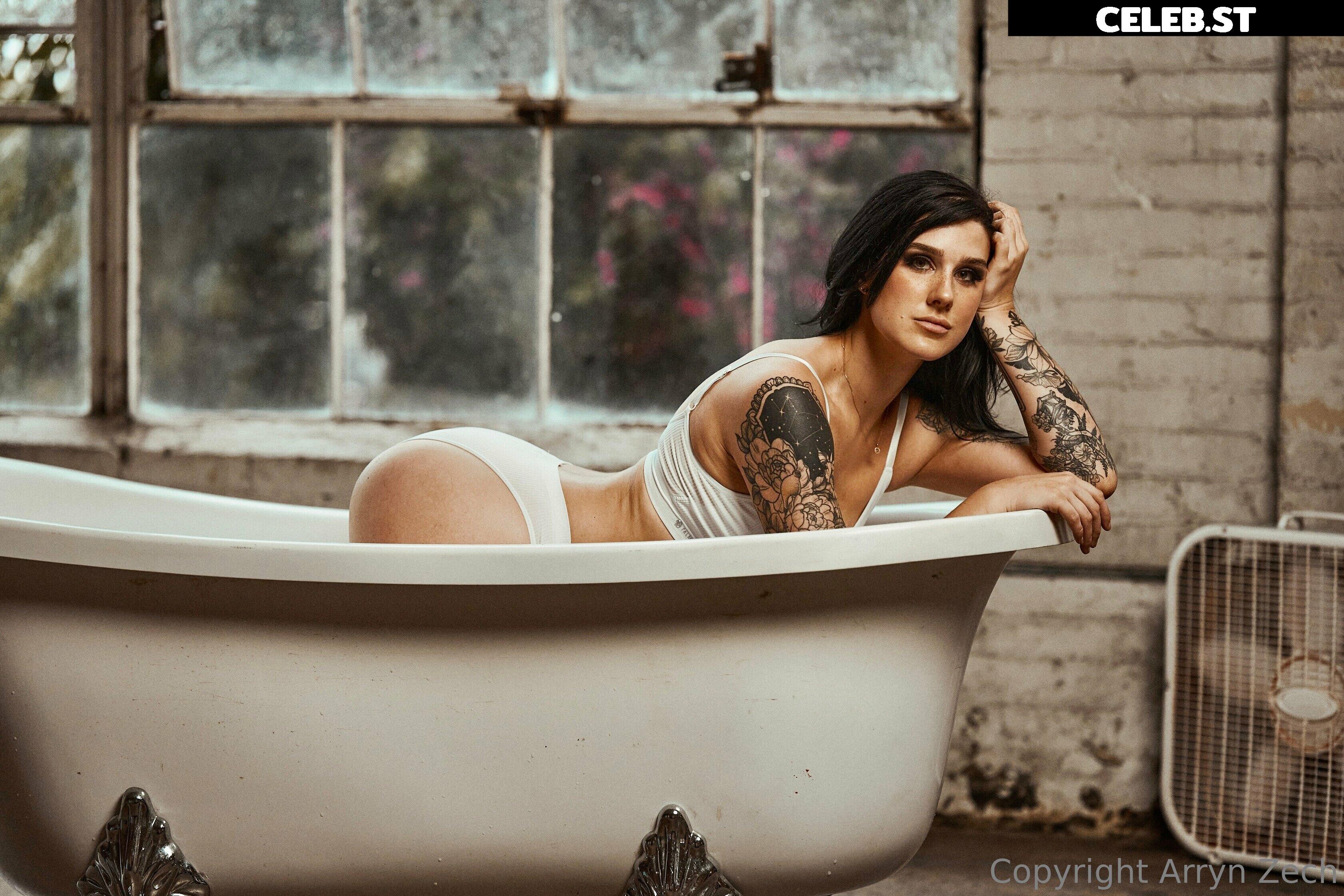 Arryn Zech Image 4162562