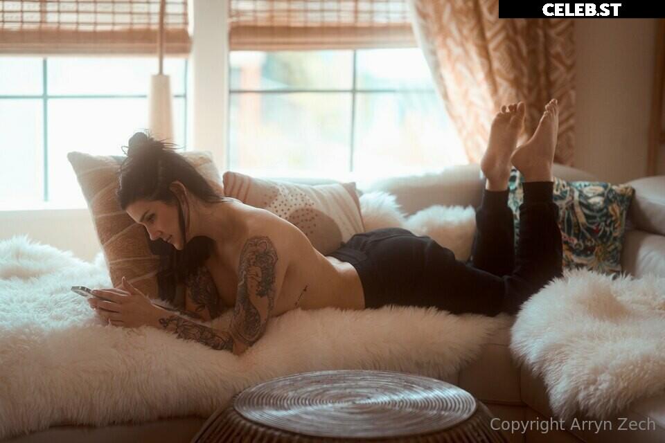 Arryn Zech Image 4159800