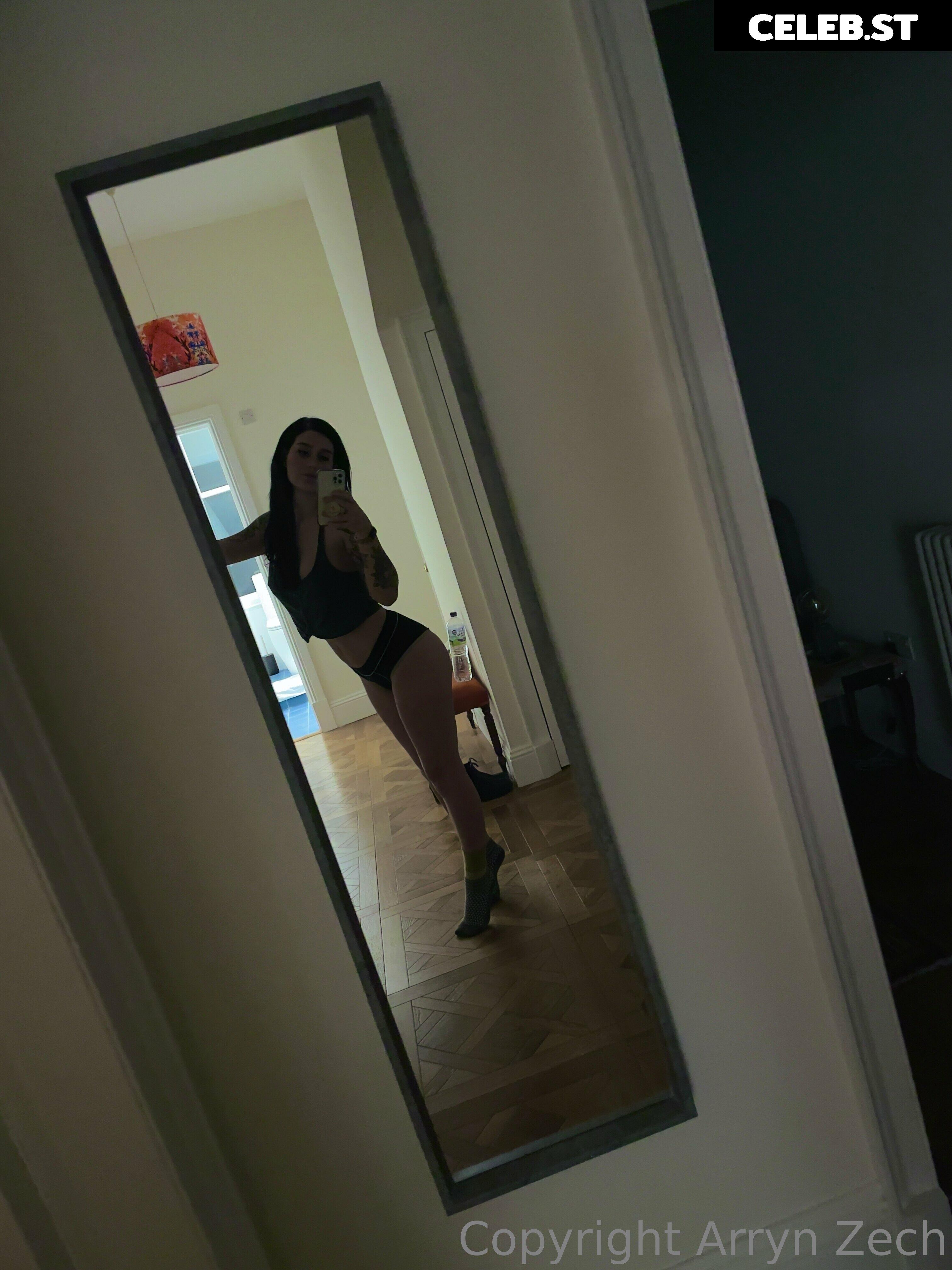 Arryn Zech Image 4136911