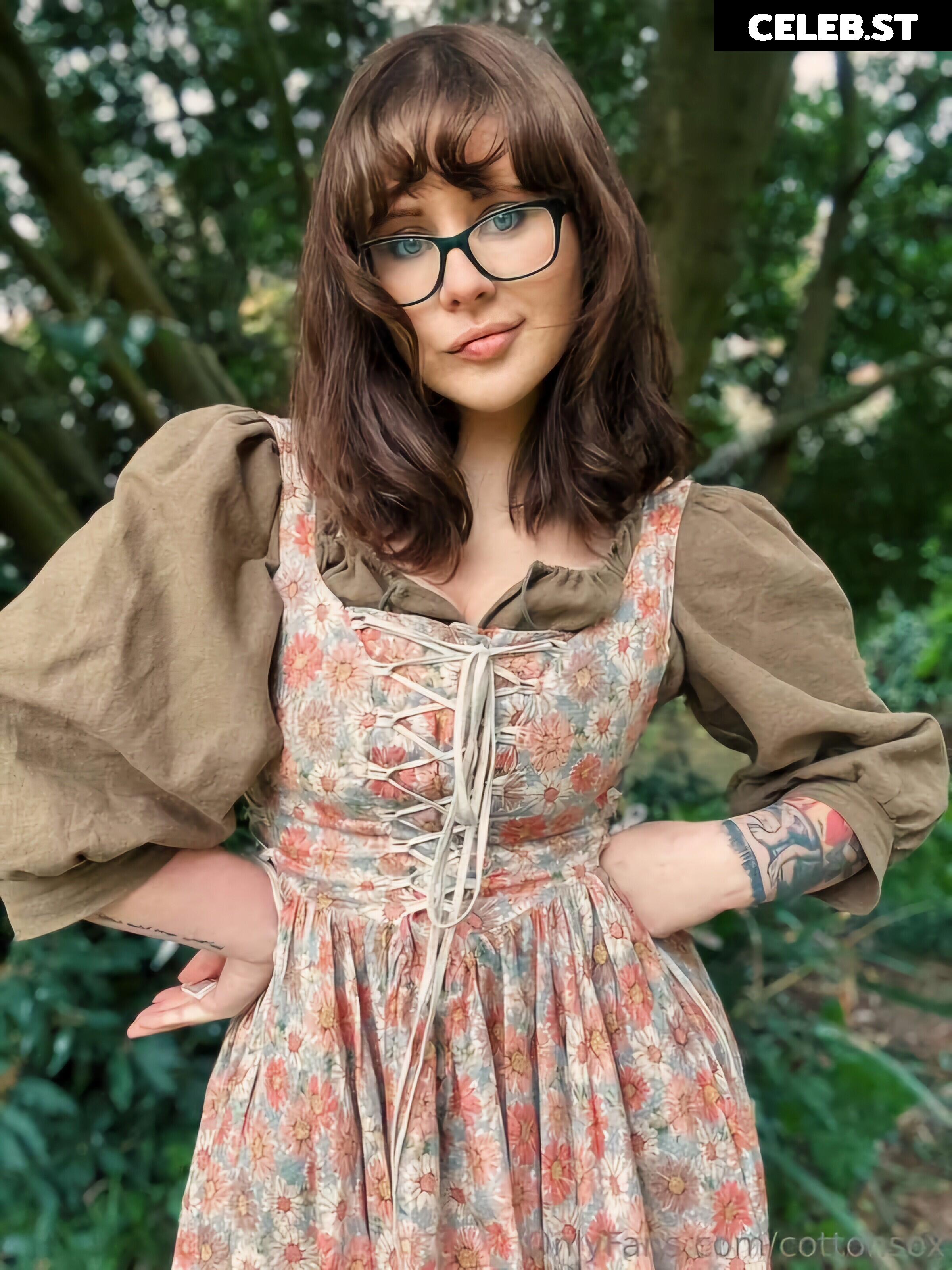 Alice Cotton Sox Image 4125700