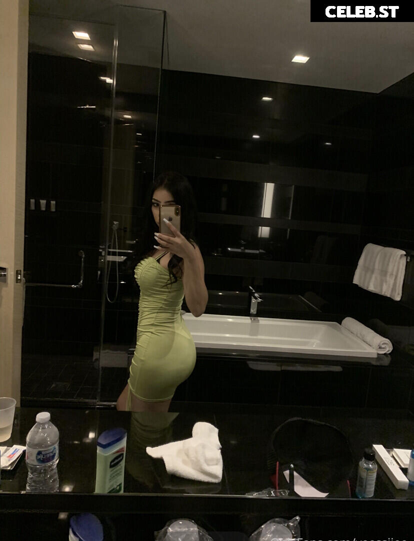 yeessiiee_ Image 4117877