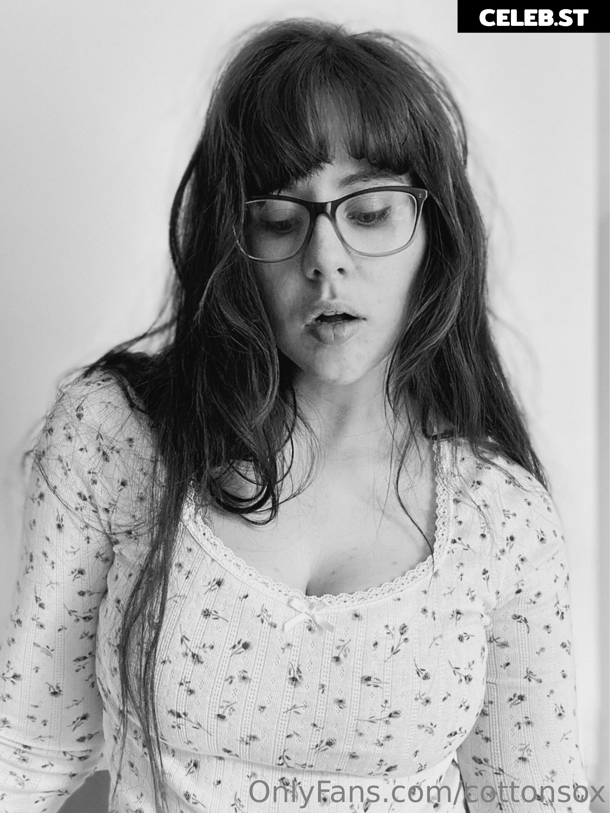 Alice Cotton Sox Image 4118892