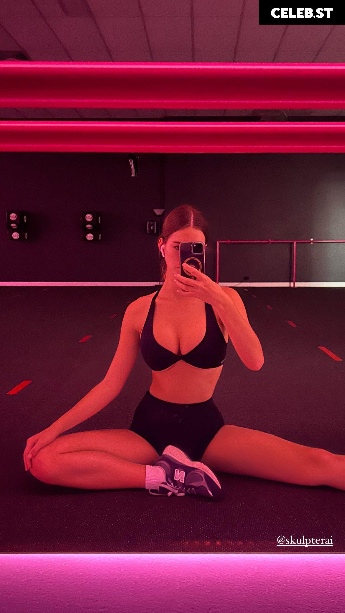 Emily Feld - emily.feld Image 4295427