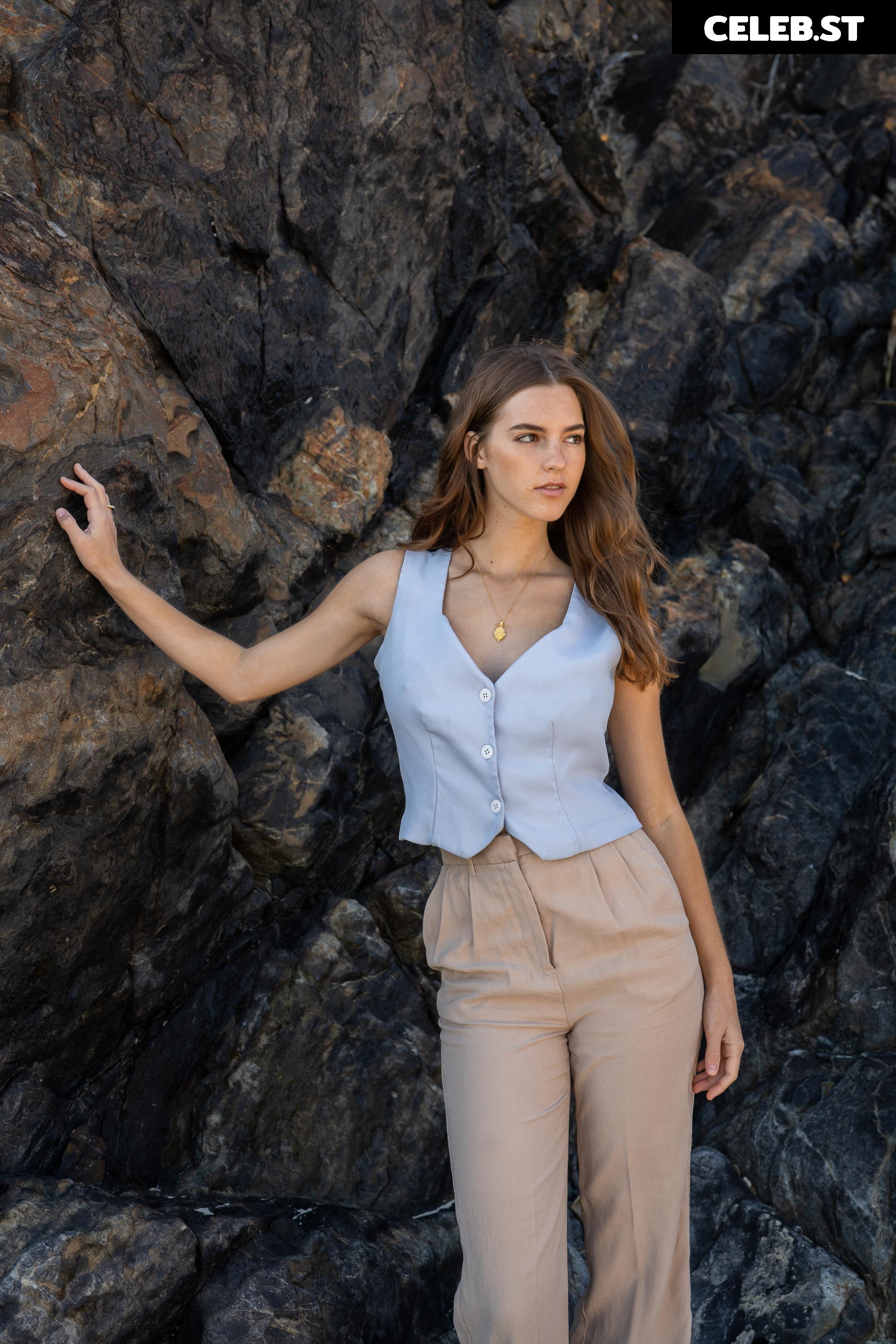 Emily Feld - emily.feld Image 4296465