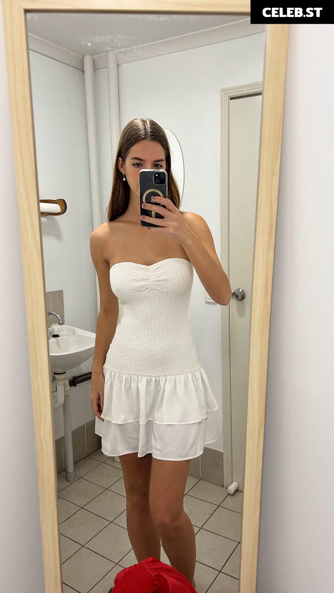 Emily Feld - emily.feld Image 4297991