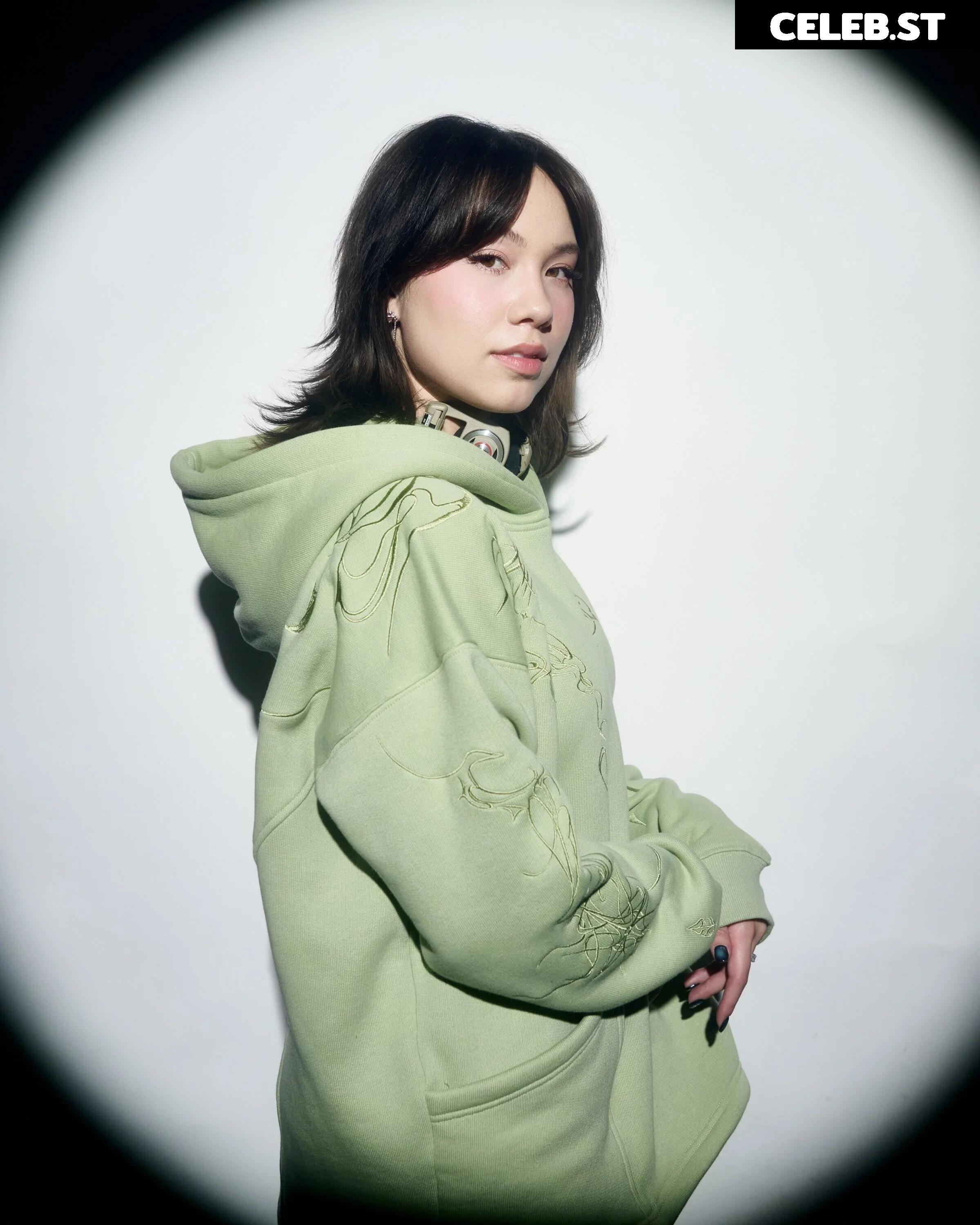 Jodi | QuarterJade Image 4294777