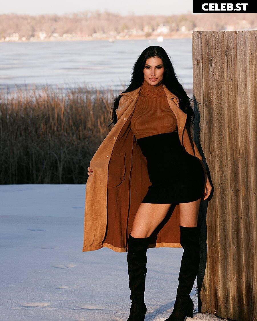 Katelyn Runck Image 4280604