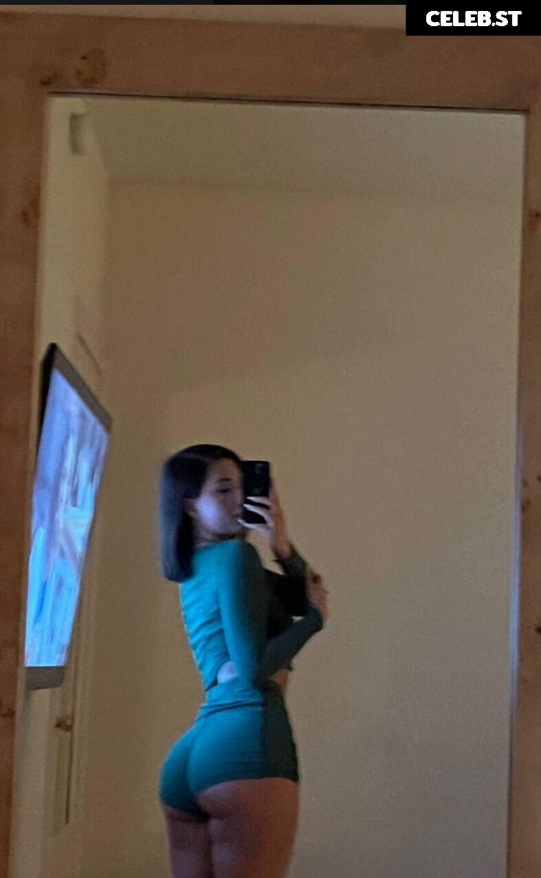 Julia Kelly Image 4267723