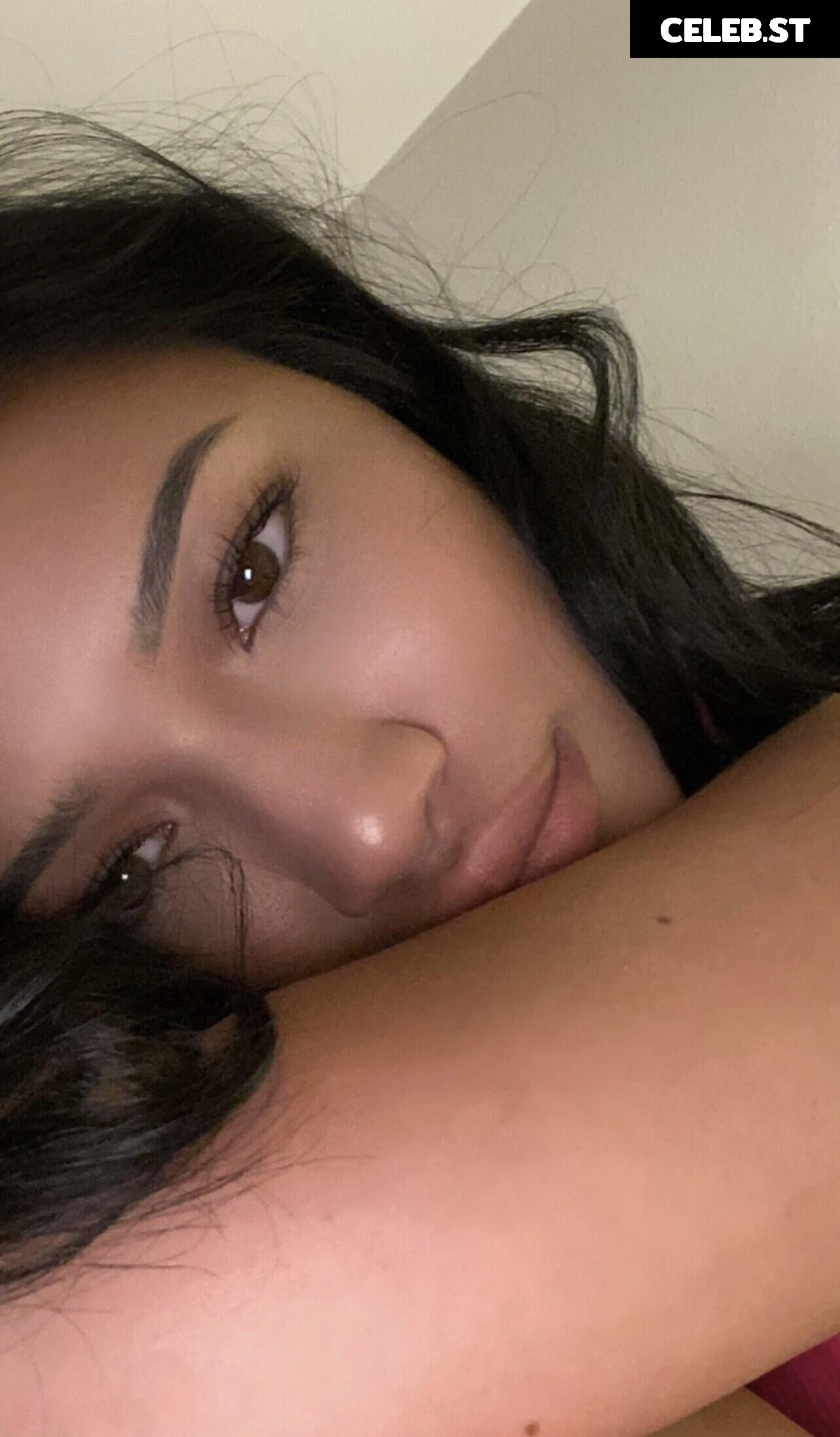 Julia Kelly Image 4267978