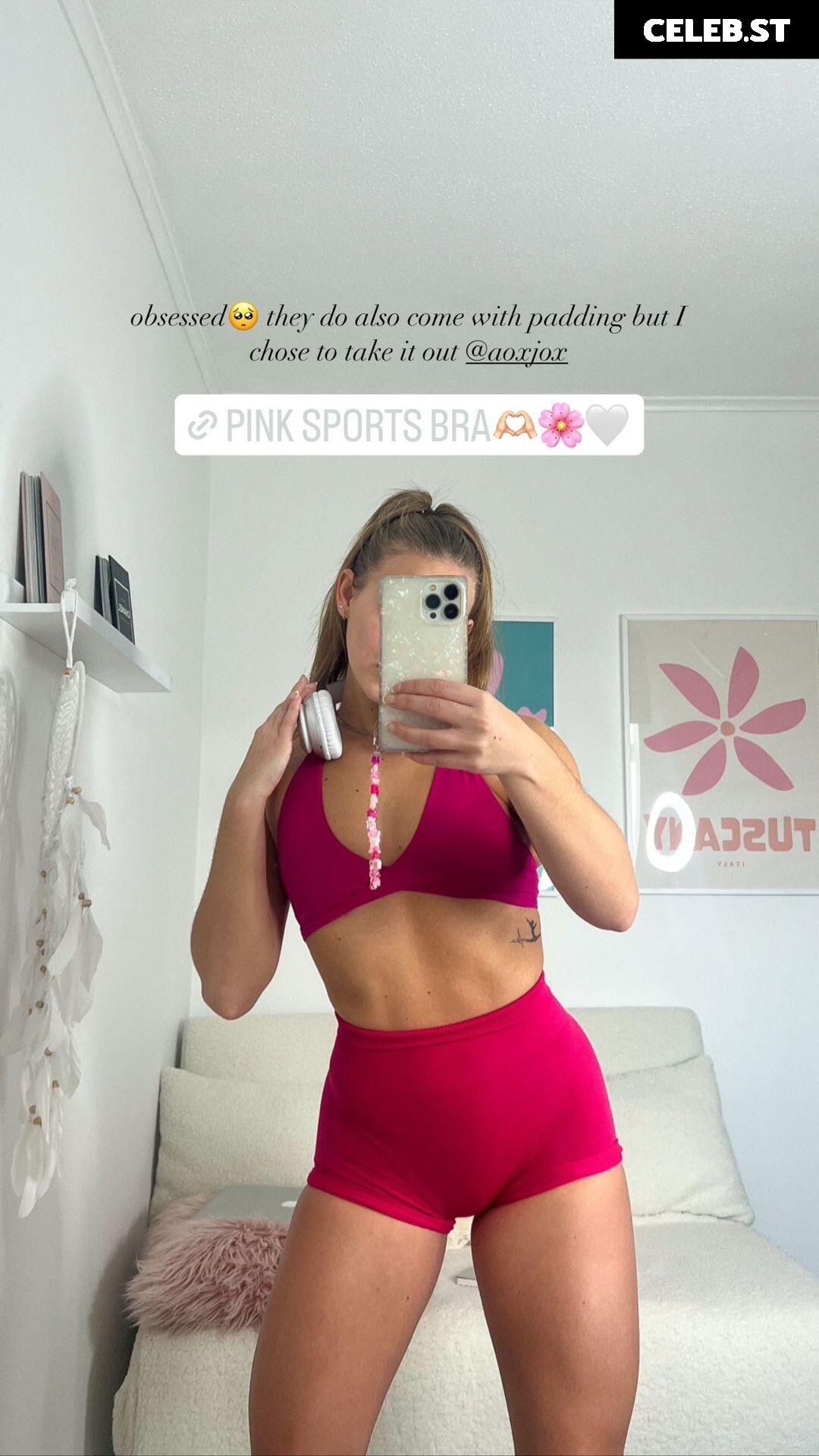 Tia Collins Image 4264863