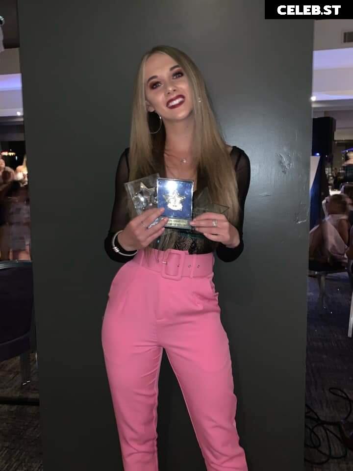 Tia Collins Image 4264097