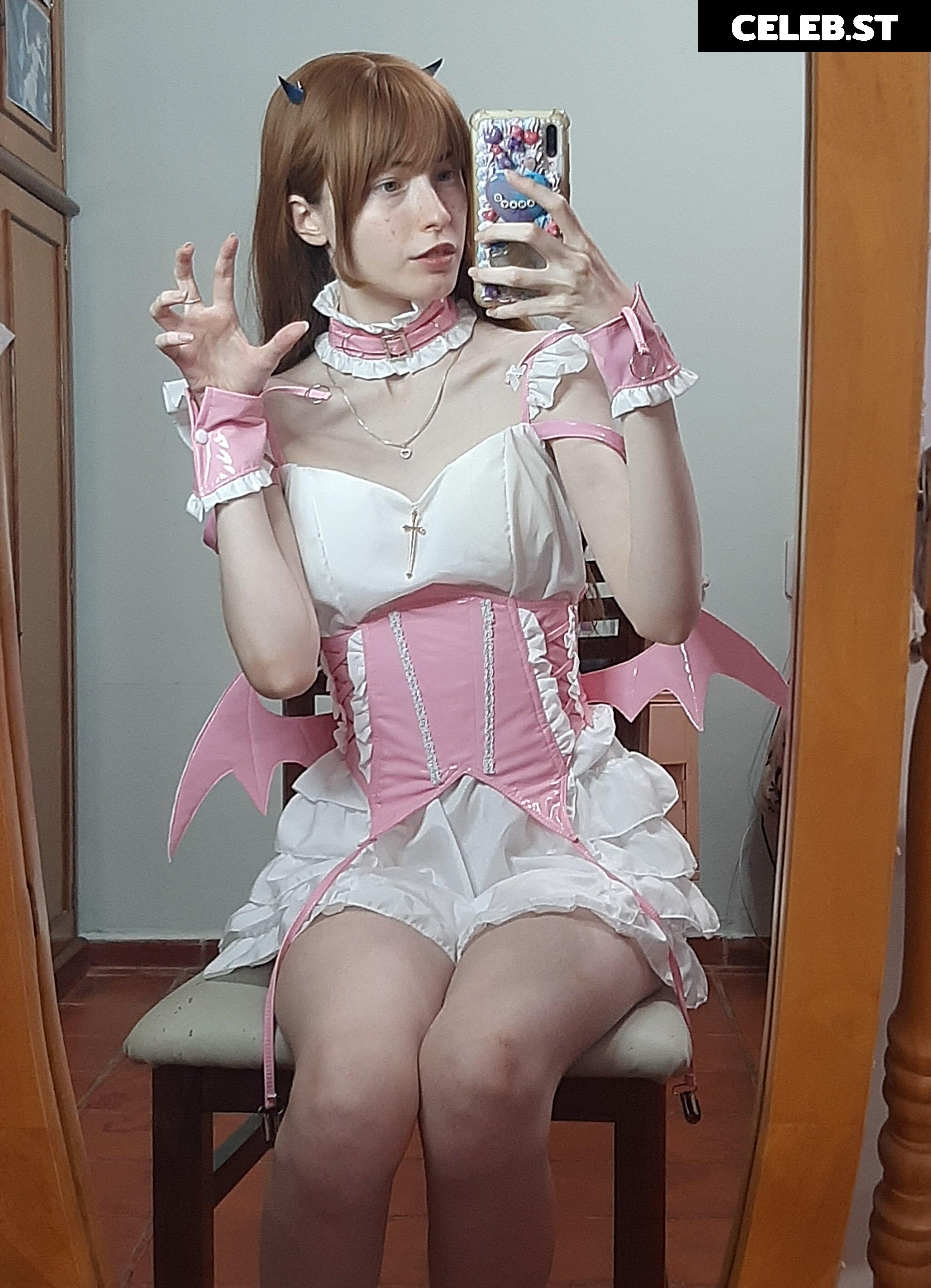 Kiki Glitter Cosplay Image 4255838