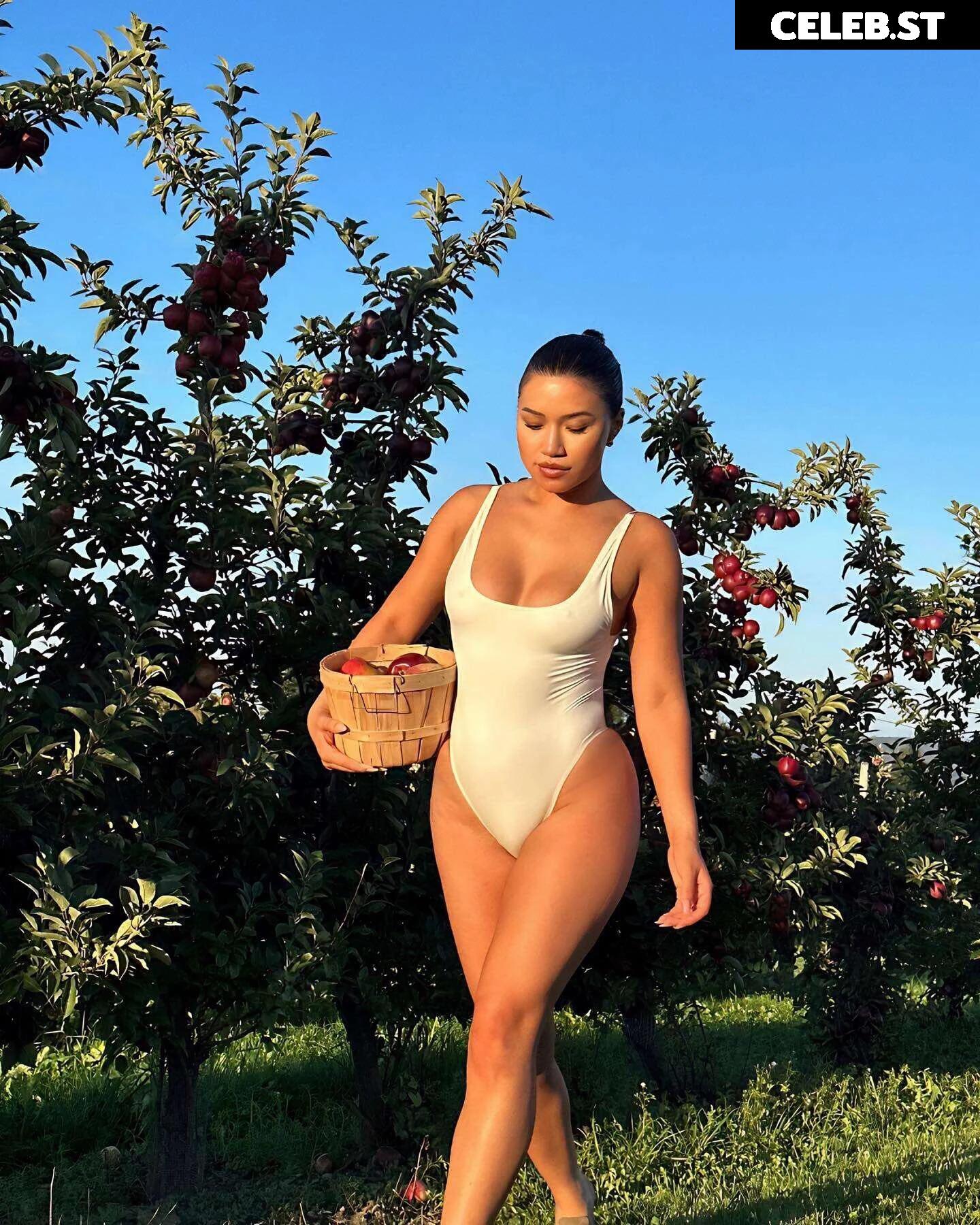 Julia Kelly Image 4255151