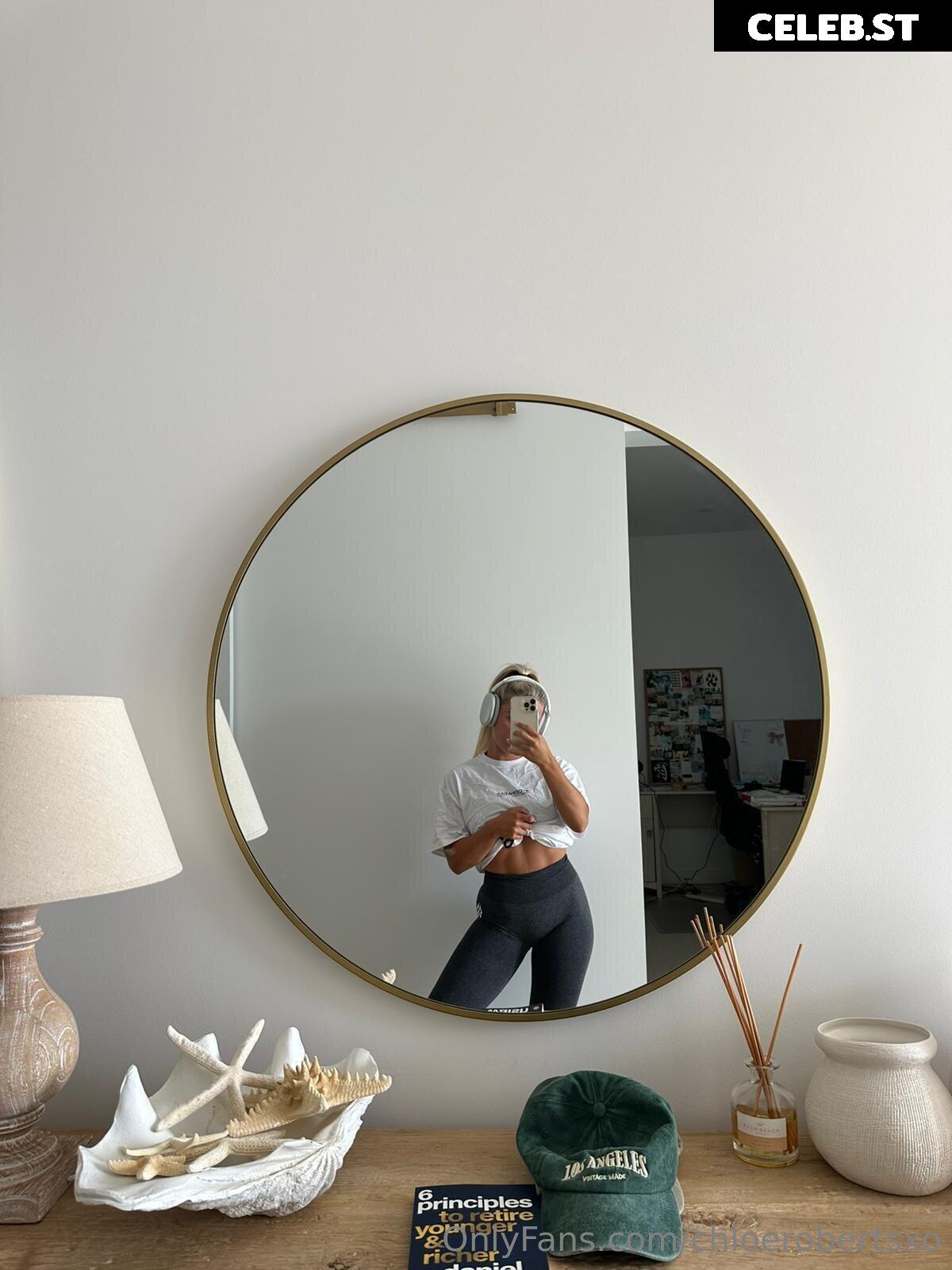 Cassie and Chloe Roberts Image 4256828