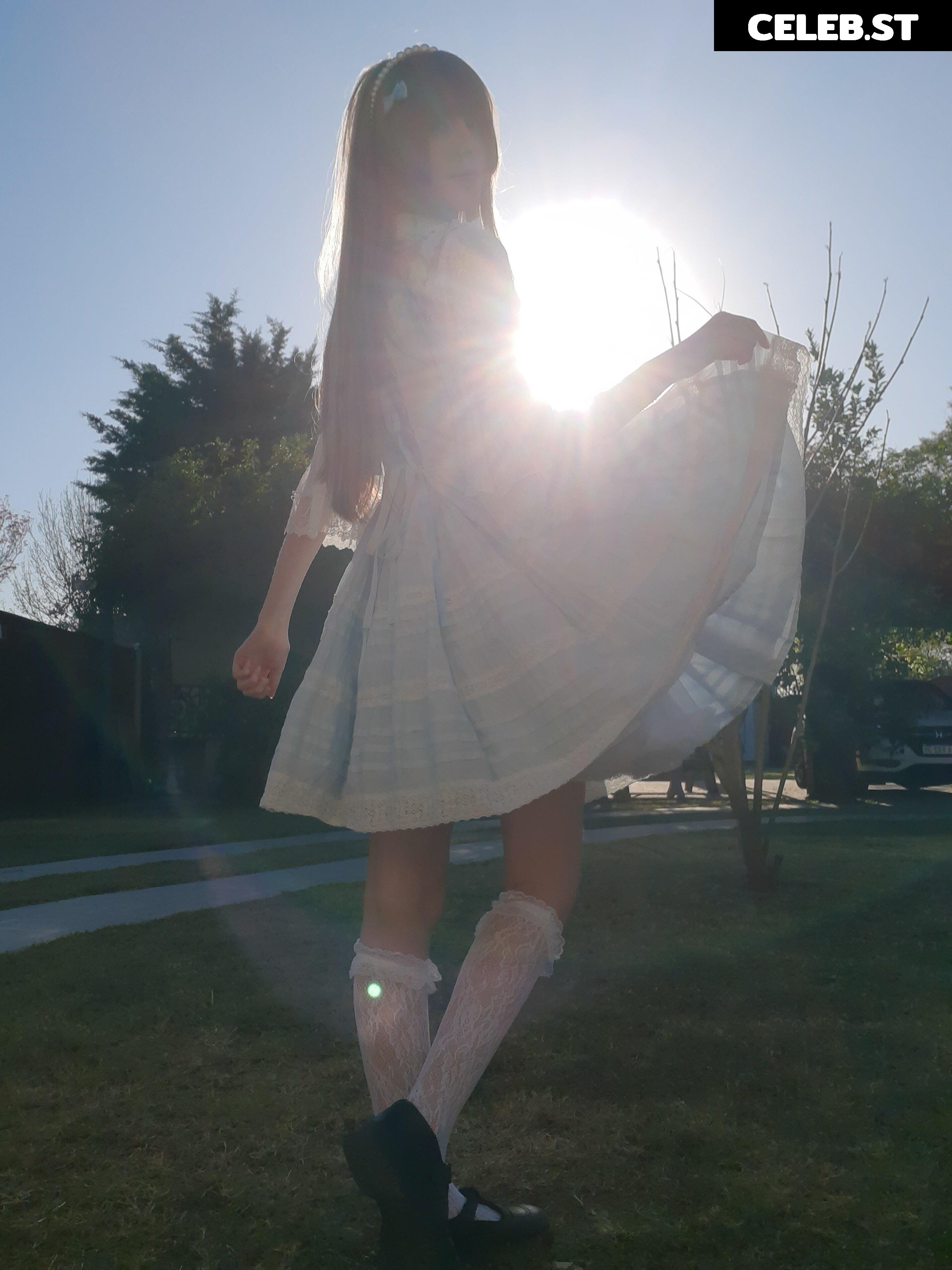 Kiki Glitter Cosplay Image 4256301