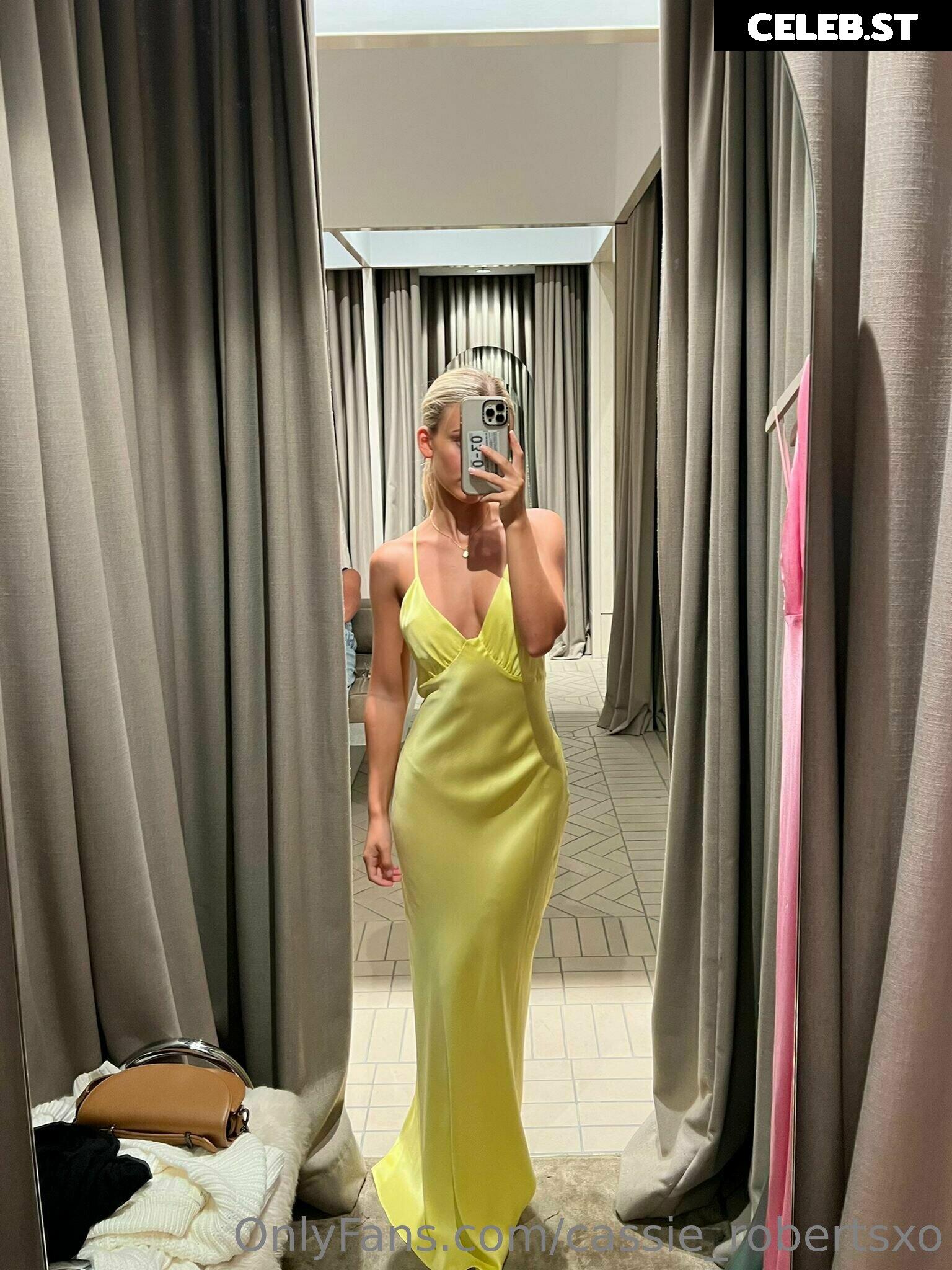 Cassie and Chloe Roberts Image 4257234