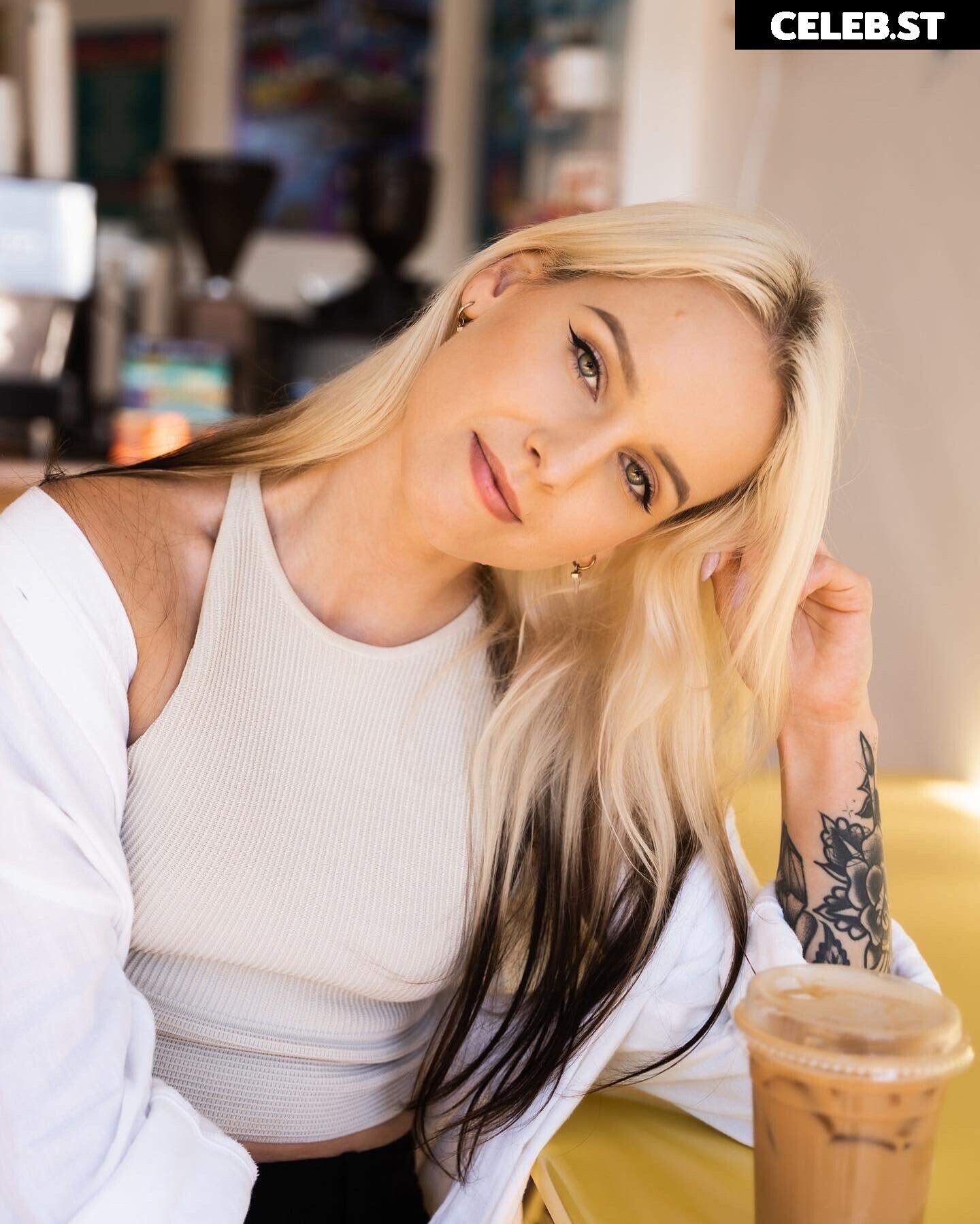 Sonja Reid aka OMGitsfirefoxx Image 4254988