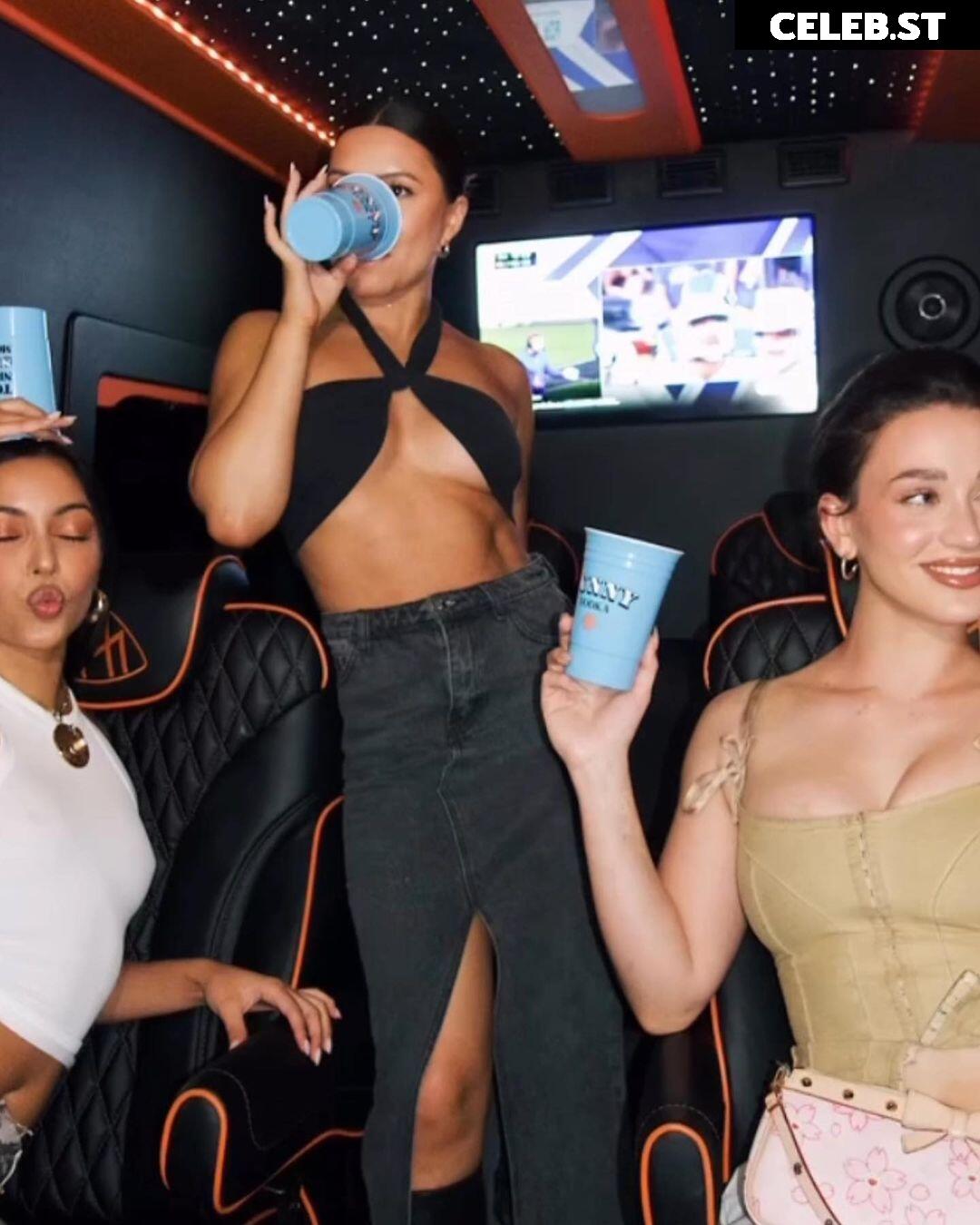 Julia Kelly Image 4253464