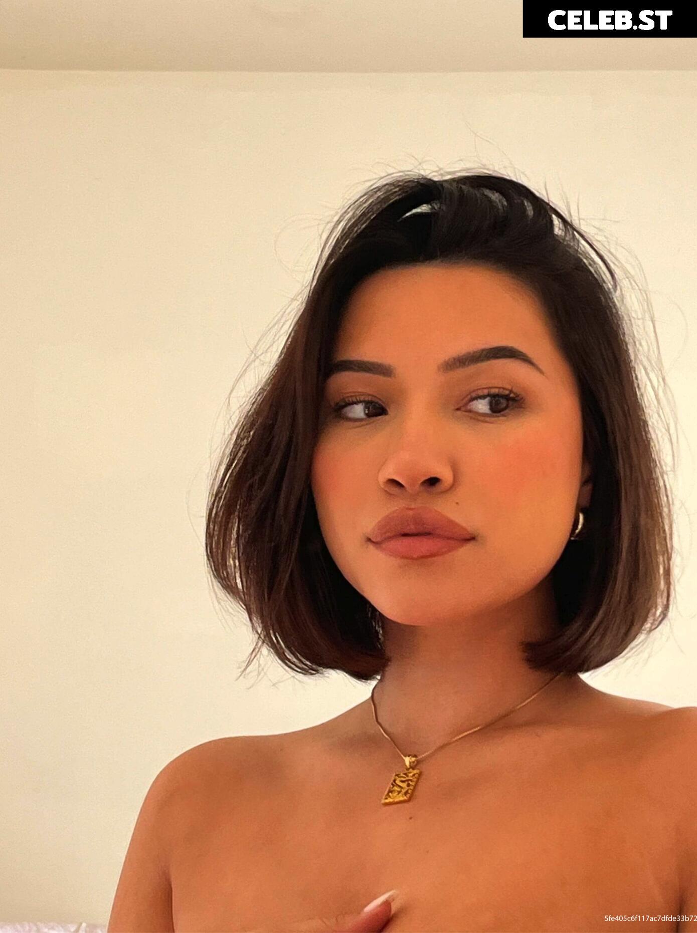 Julia Kelly Image 4250535