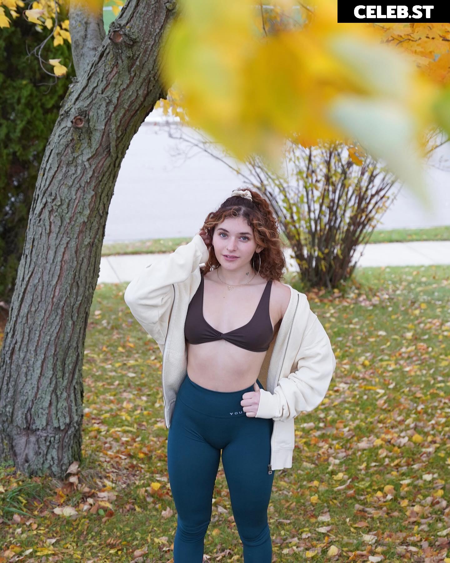 Serena Abweh / Rena_Serenaa Image 4241556