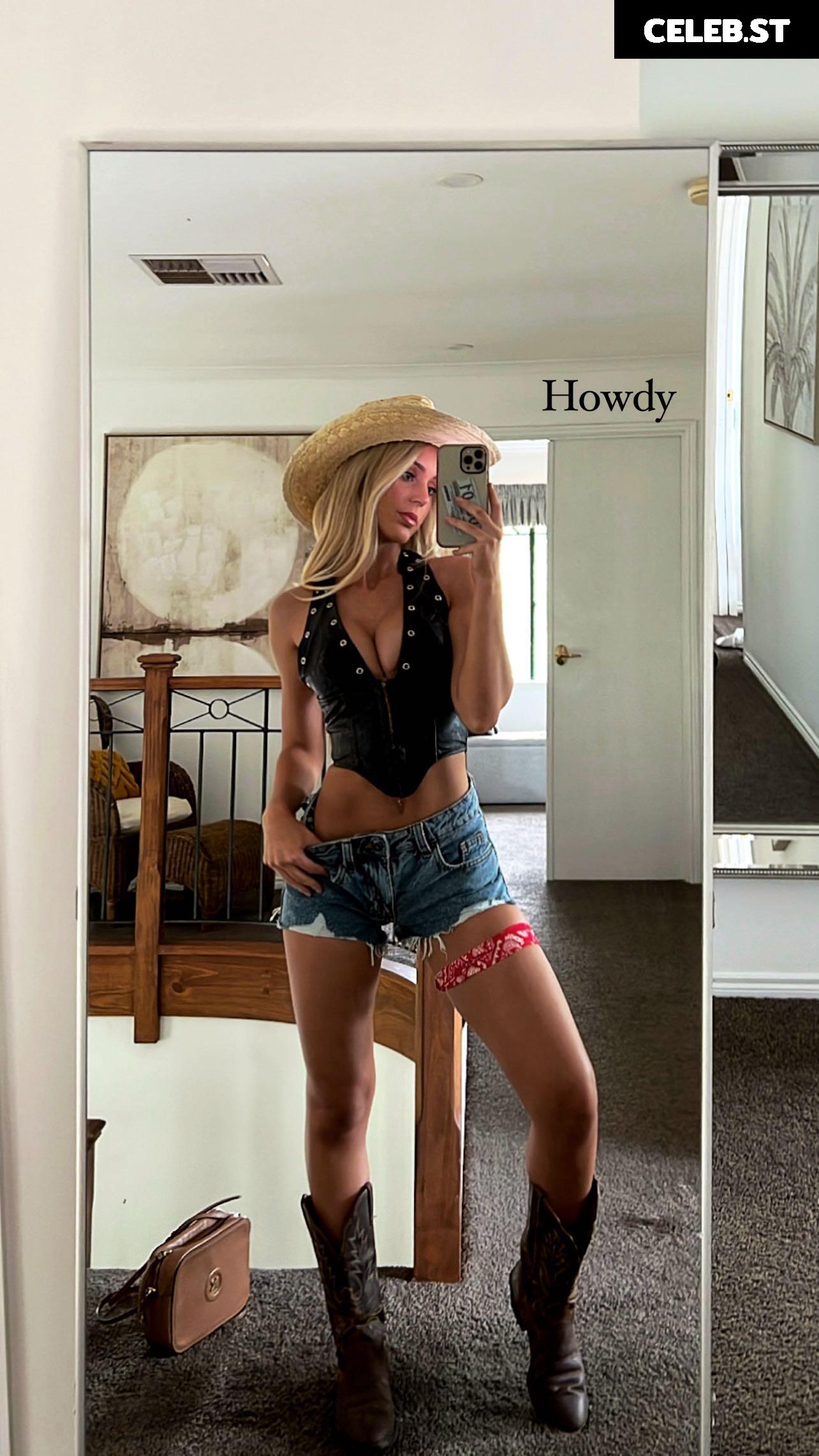 Cassie and Chloe Roberts Image 4249631