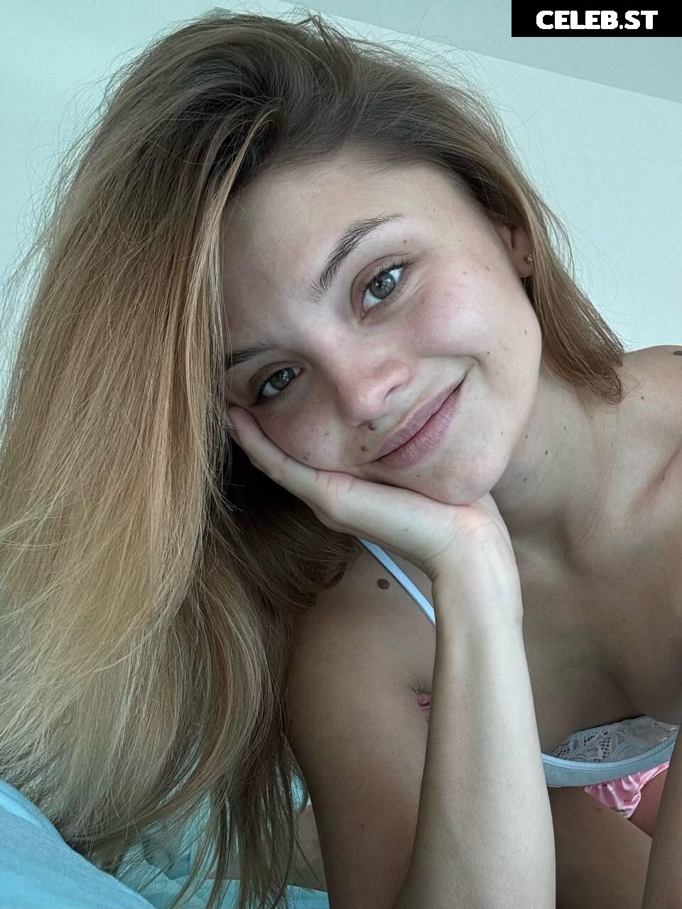 Dasha Komarova / Darya Komarova / Odarka Komarova Image 4236278