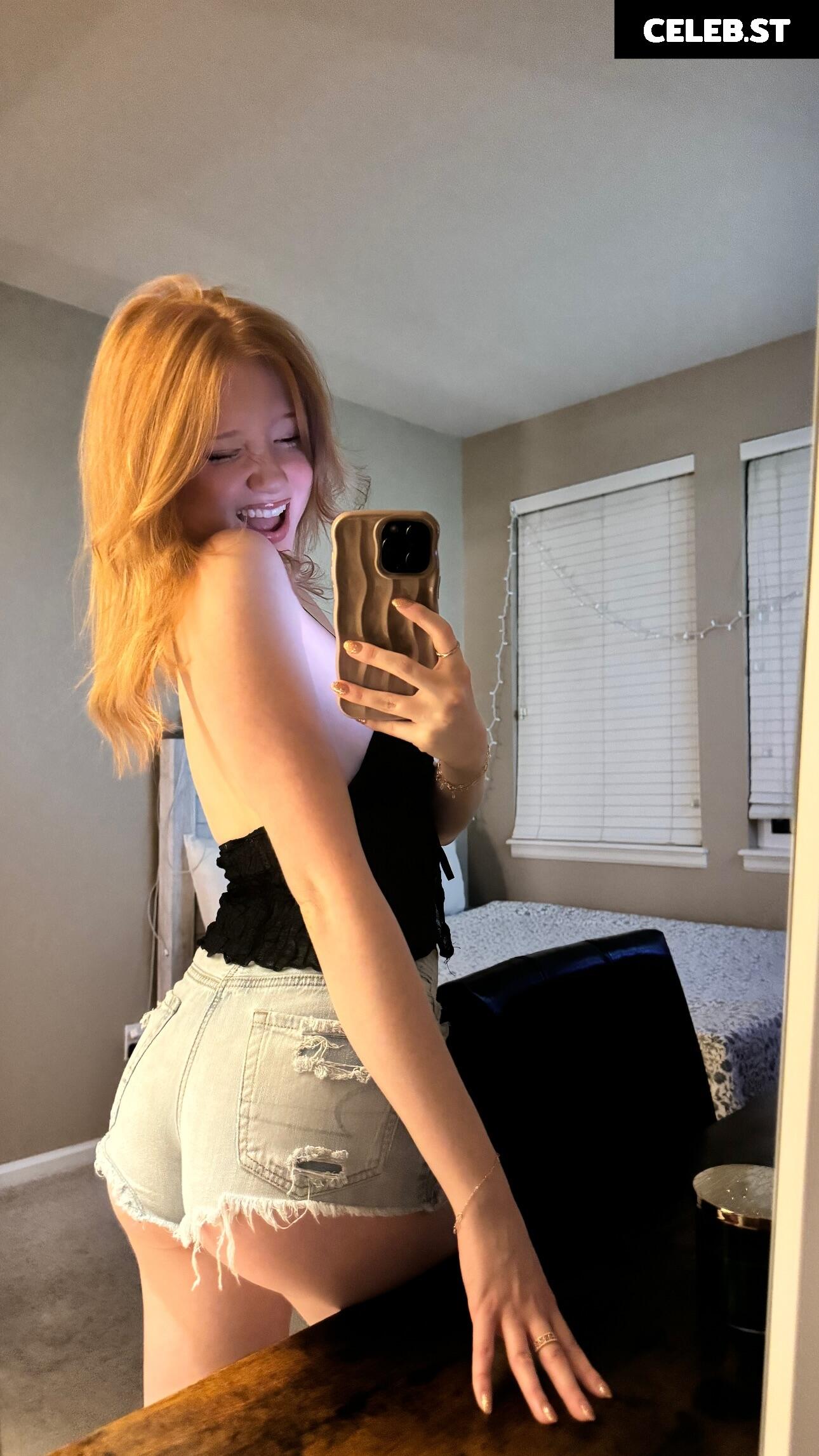 Makenna Kelly / Lifewithmak Image 4237865