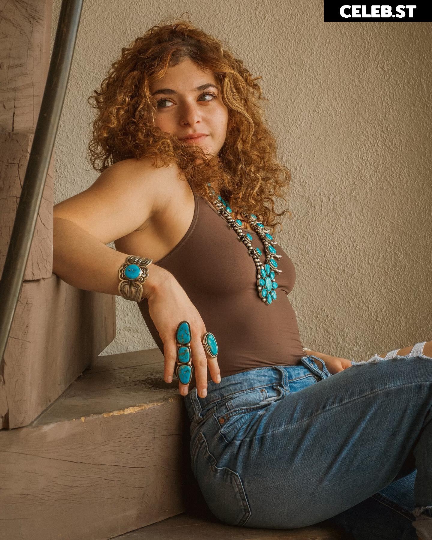 Serena Abweh / Rena_Serenaa Image 4239878