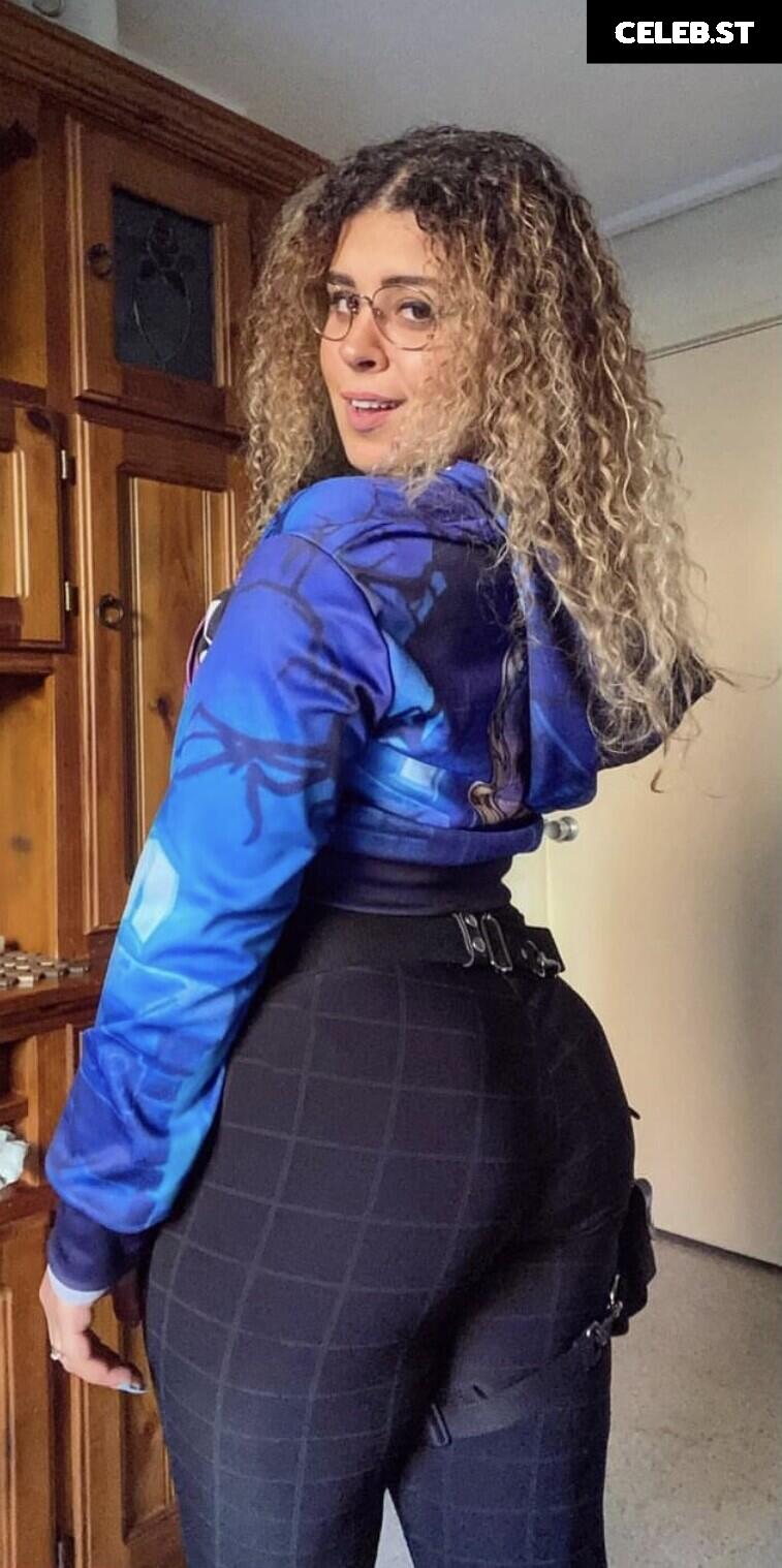 JustYeliz Image 4225174