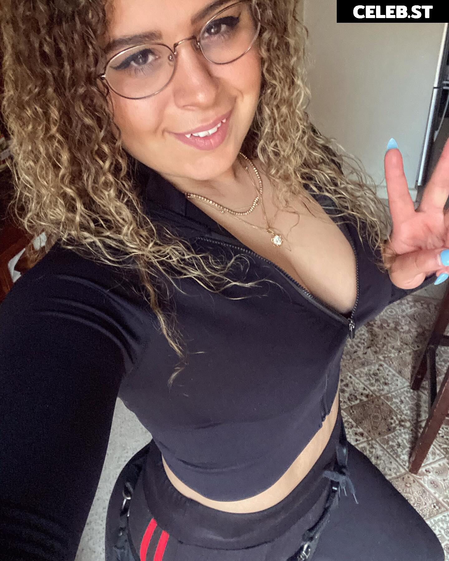 JustYeliz Image 4225257