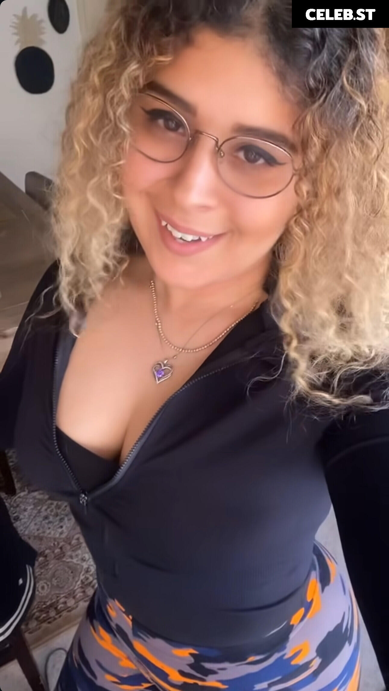 JustYeliz Image 4225208